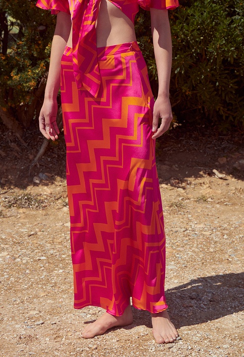 Skirt with geometric patterns