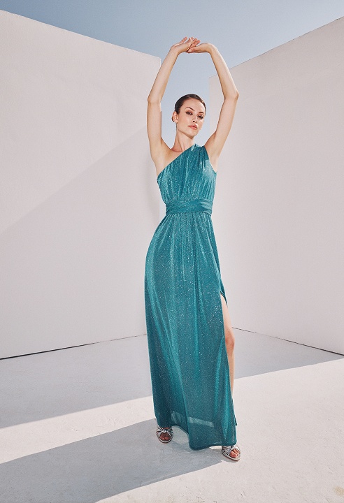 Long dress with one shoulder