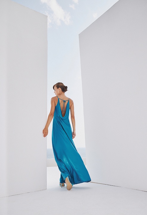 Evening dress with open back
