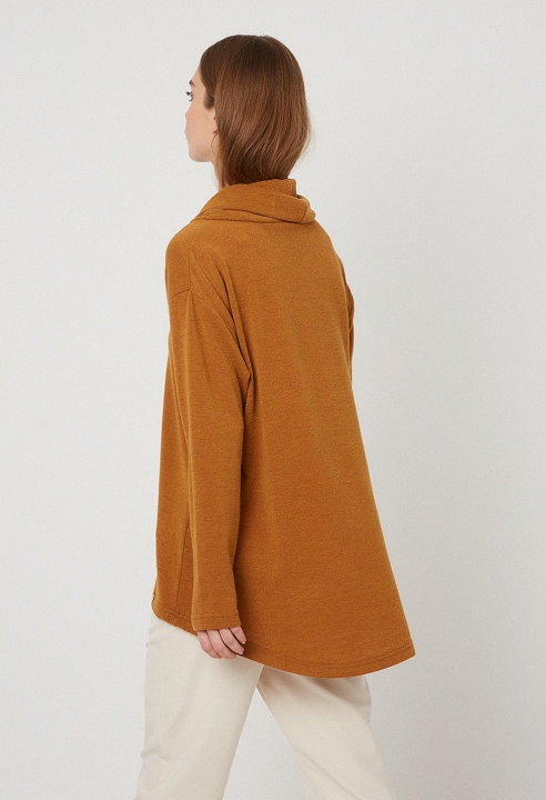 Oversized knit blouse