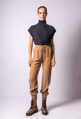 Jogger pants with elasticated band