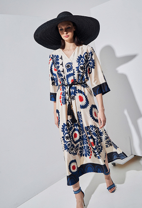 Loose-fitting dress with printed pattern