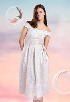 Lace dress with a heart-shaped neckline