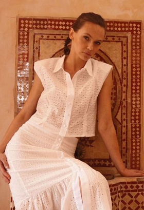 Cropped shirt with cutwork embroidery