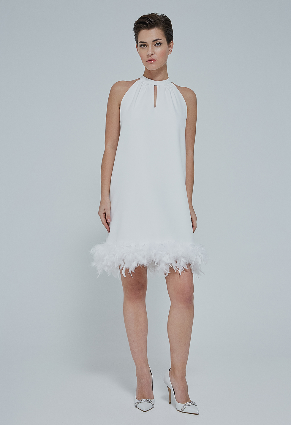 Dress with feathers.