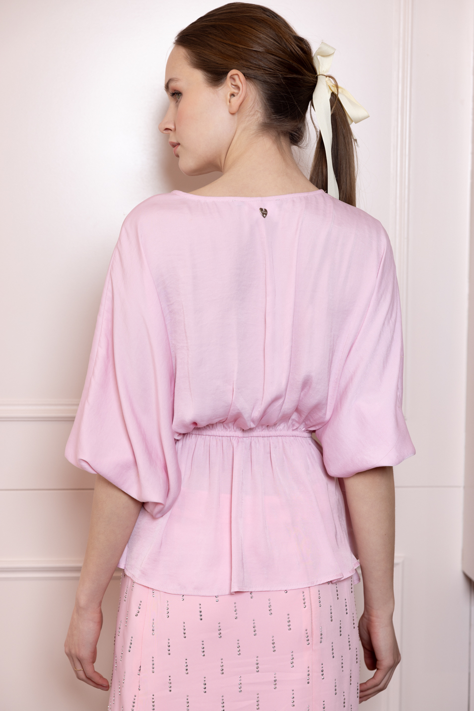 Loose blouse with ruffles