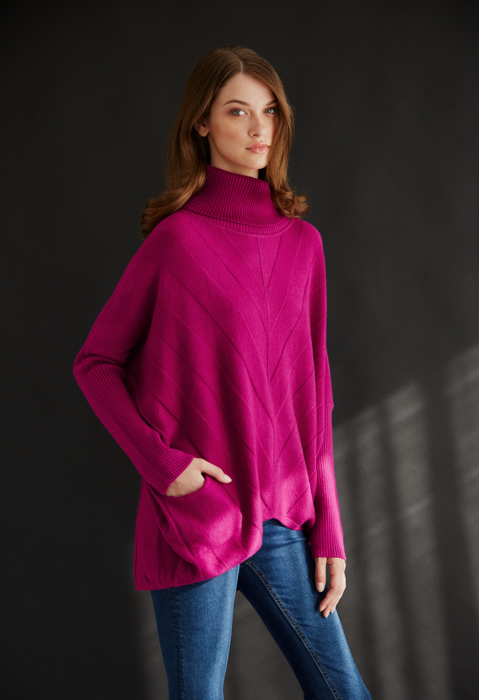 Knitted blouse with pockets