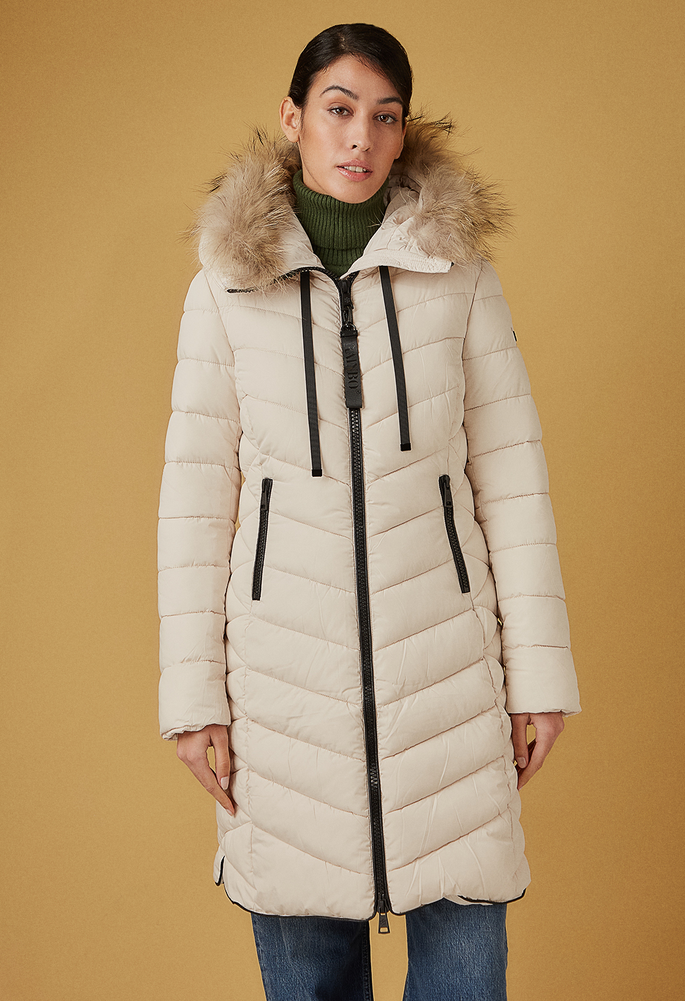 Midi quilted jacket with hood