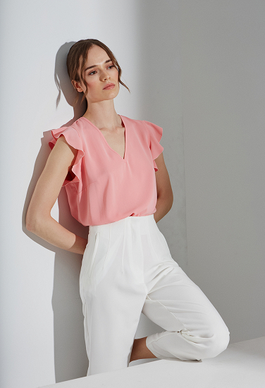 Blouse with V-neckline and ruffles