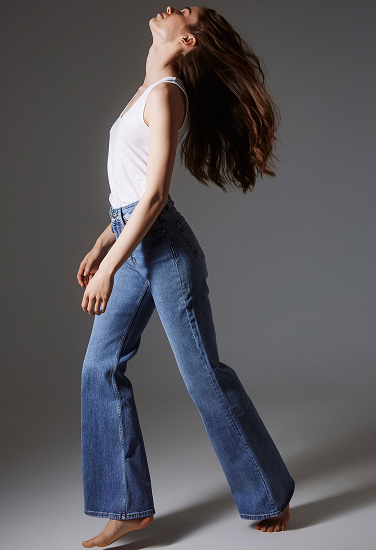 Ηigh-waisted flared jeans