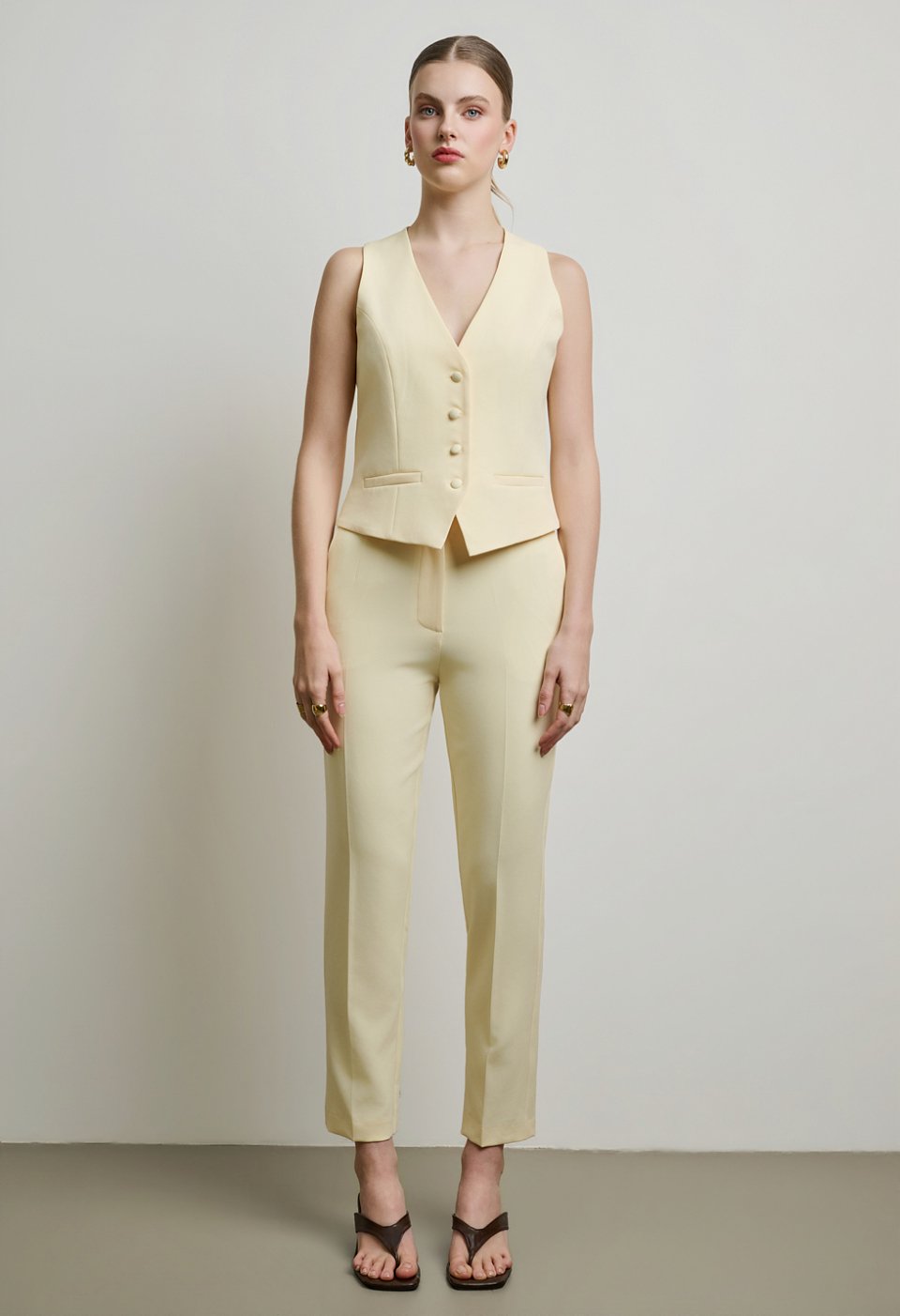Straight-leg trousers