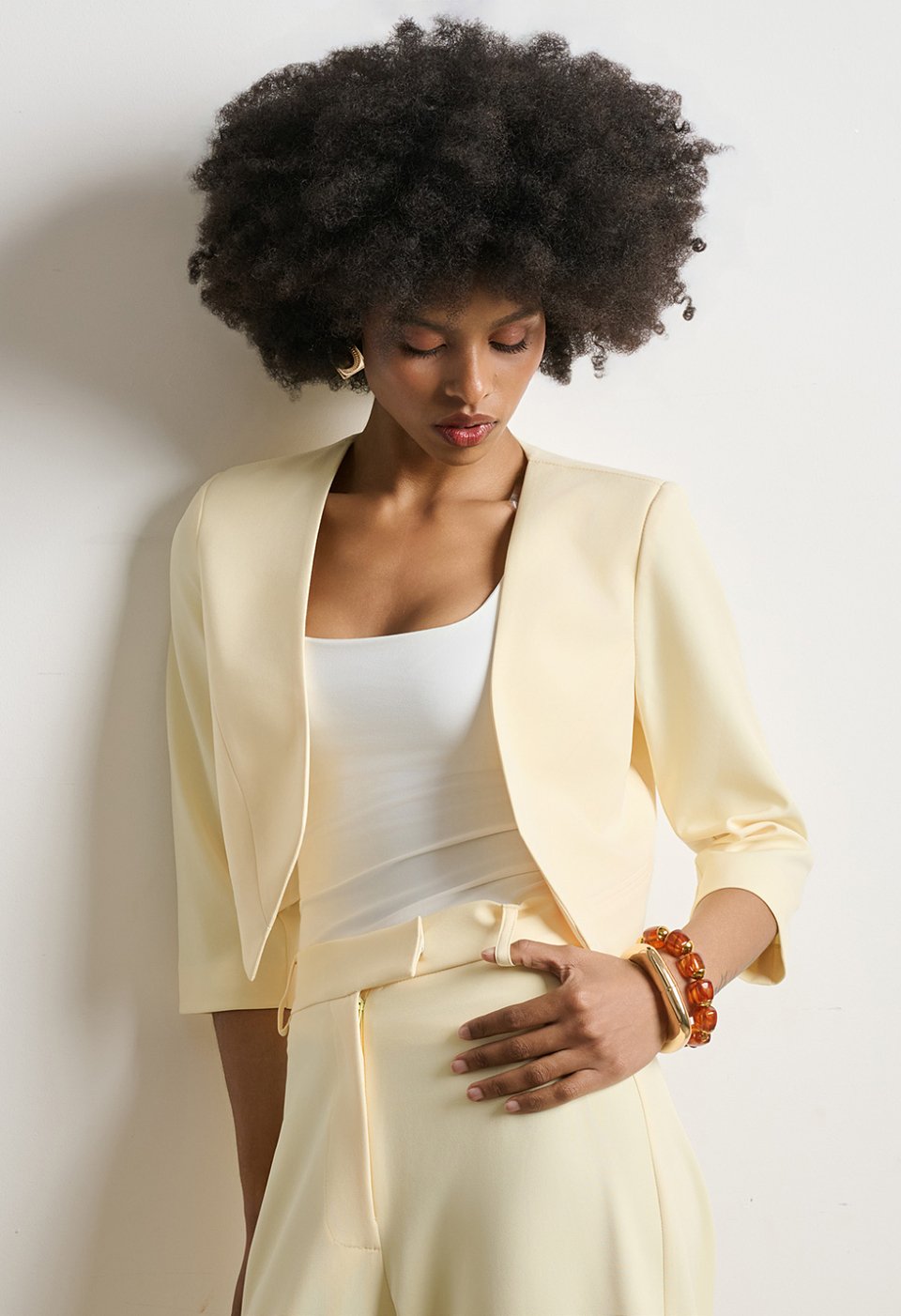Cropped blazer with shoulder pads