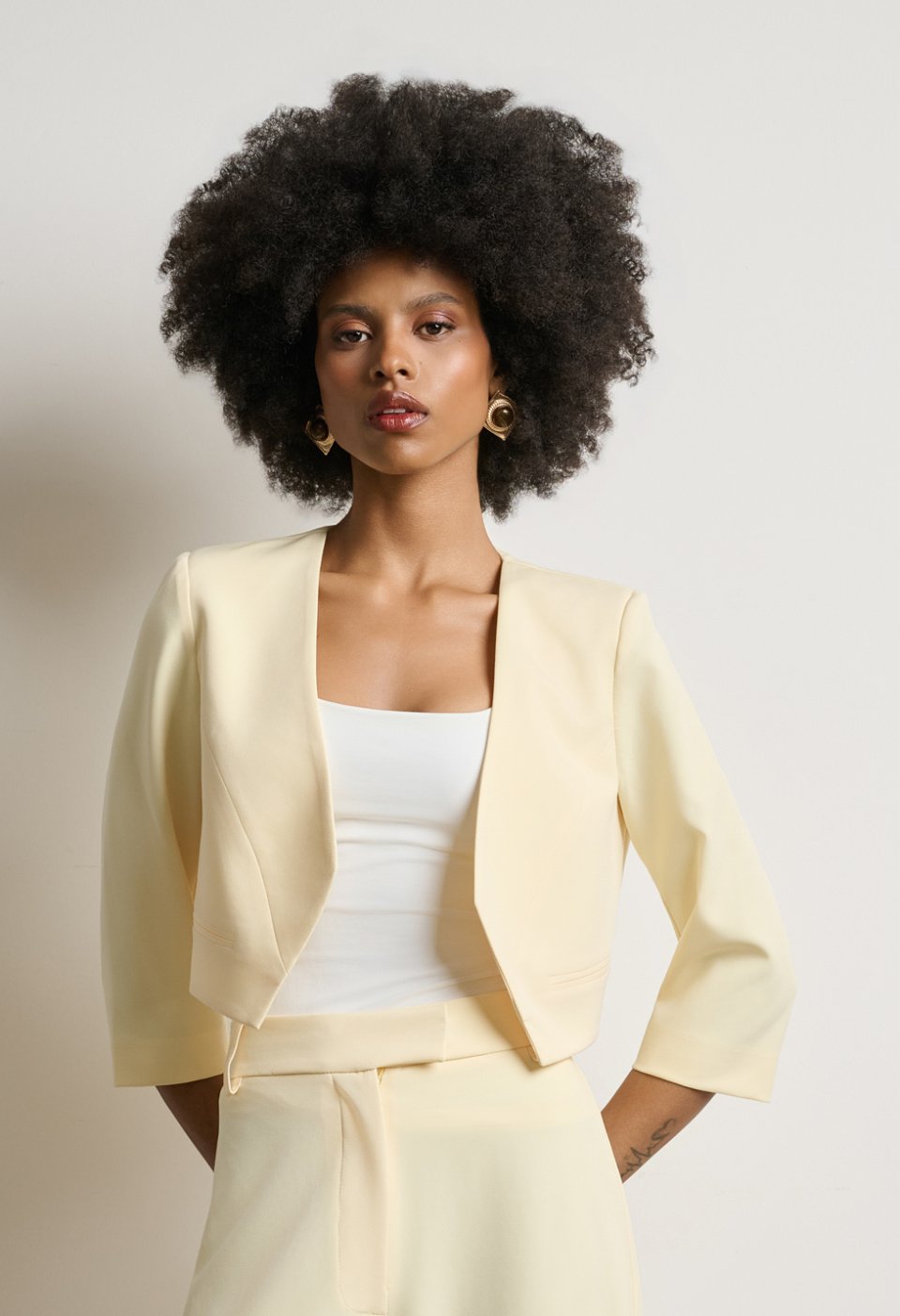 Cropped blazer with shoulder pads