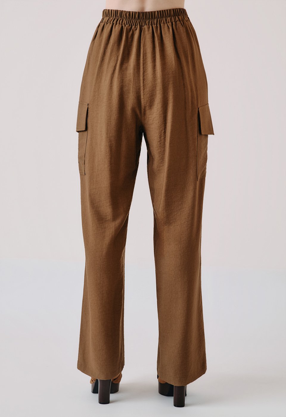 Set with a zip-up jacket and cargo trousers