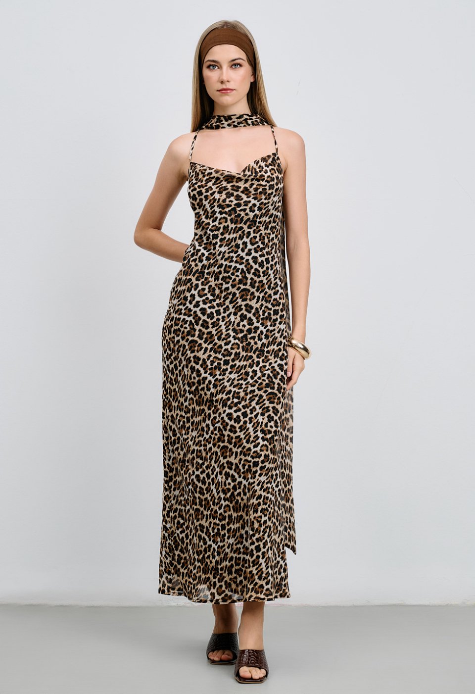 Leopard dress with open back