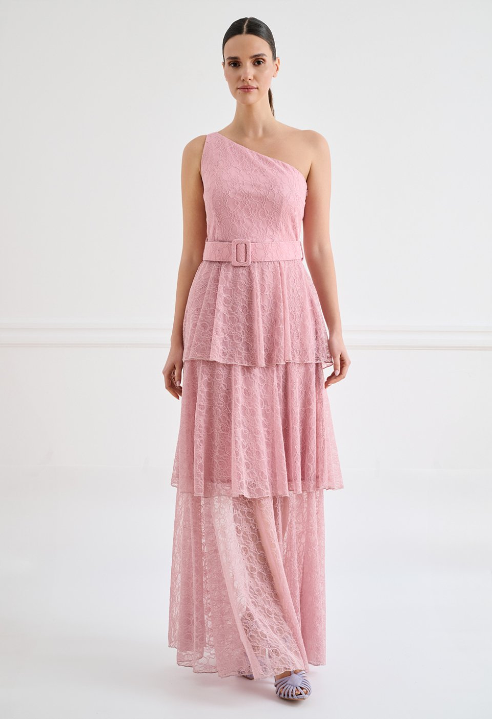 Δαντελένιο maxi φόρεμα one shoulder με βολάν
