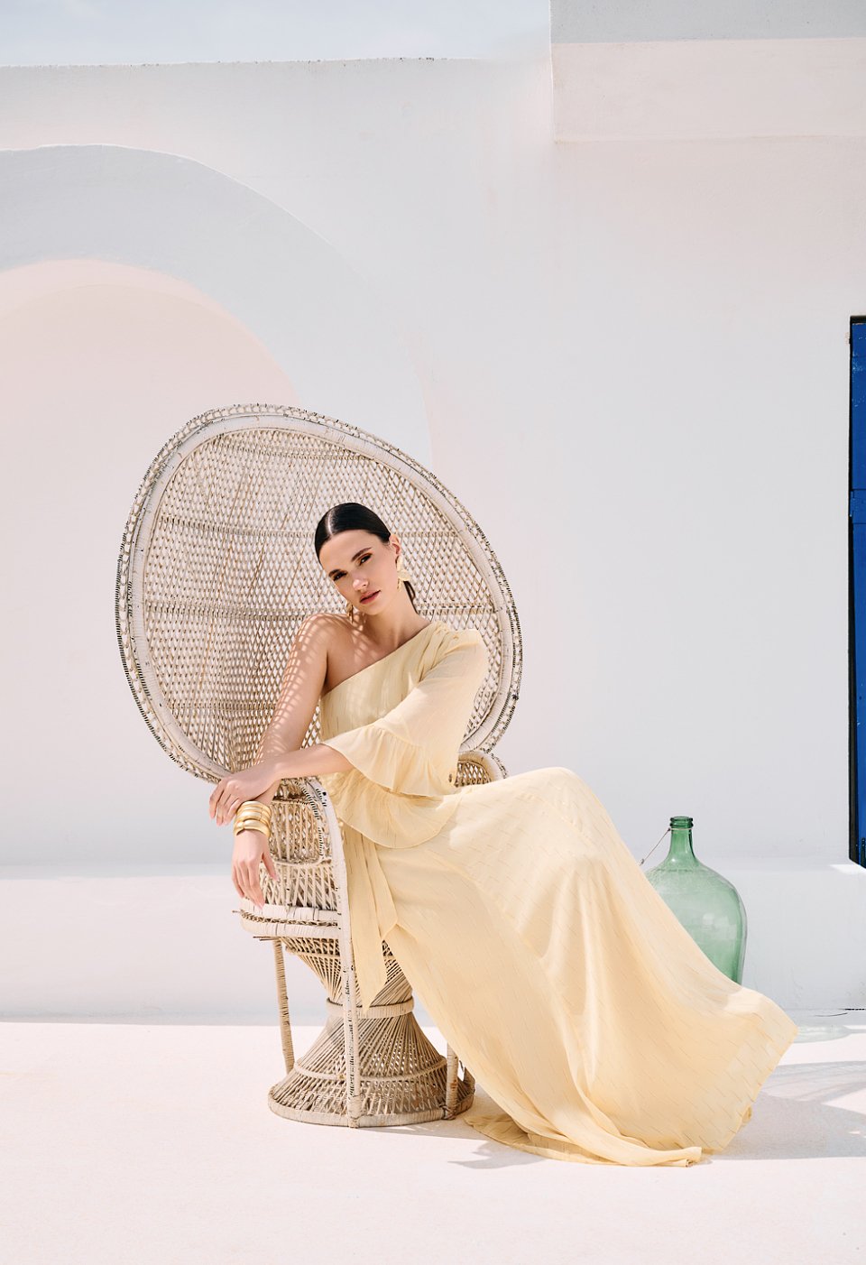 Maxi one-shoulder dress in pastel yellow