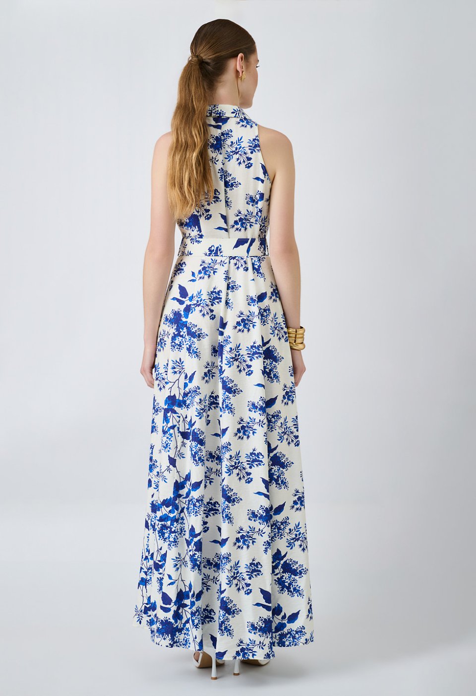 Maxi shirt dress with a floral pattern