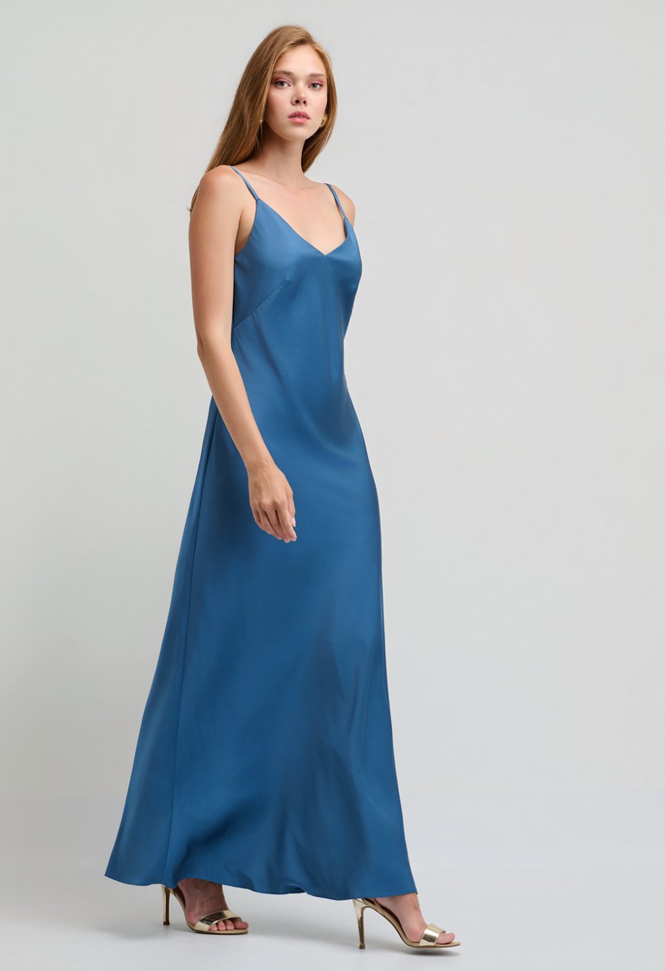 Maxi satin φόρεμα με ρυθμιζόμενες τιράντες