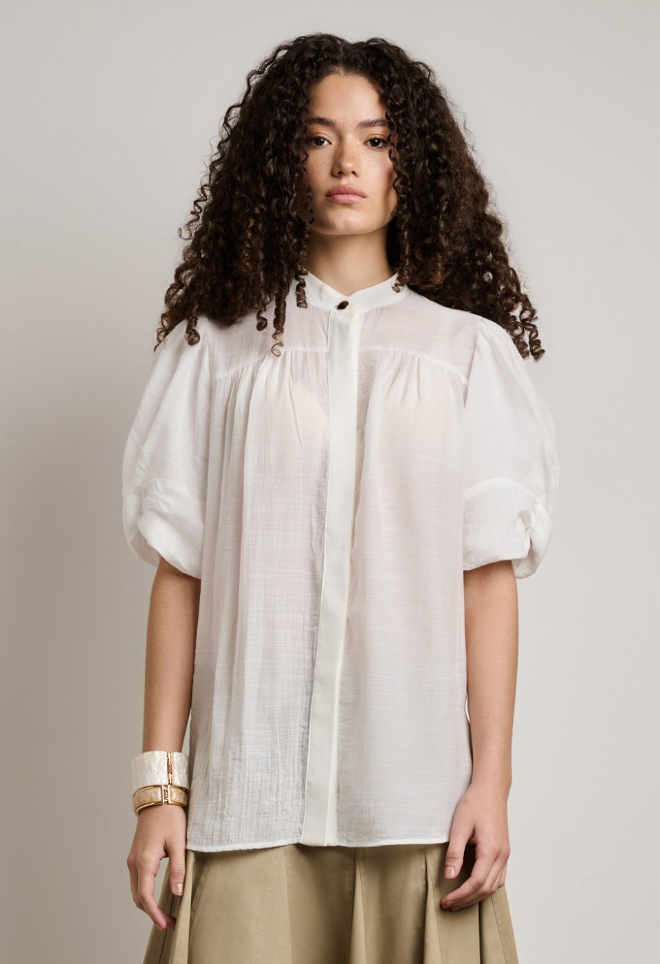 Shirt with puff sleeves