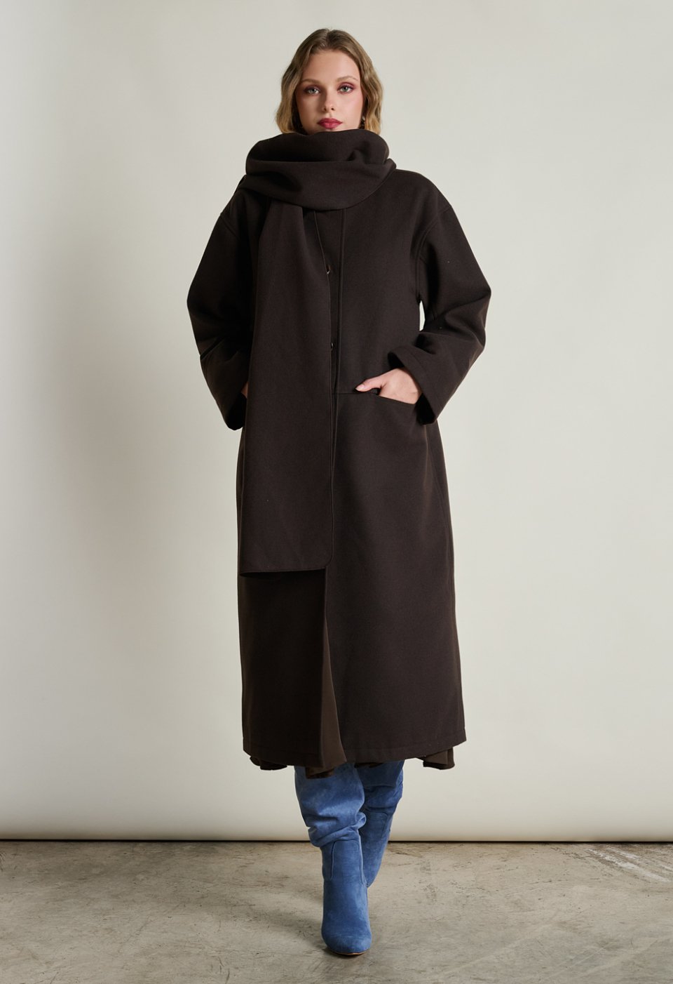 Long oversized coat with scarf