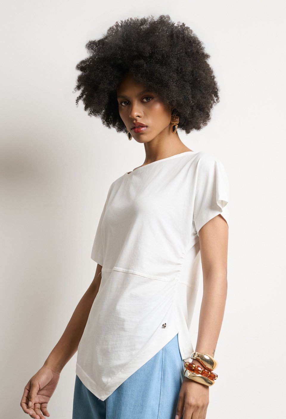 Asymmetric top with short sleeves