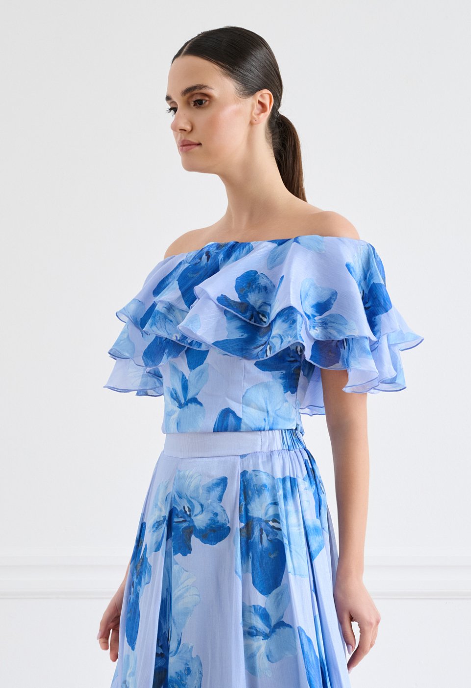 Φλοράλ τοπ off-shoulder σε σιέλ απόχρωση