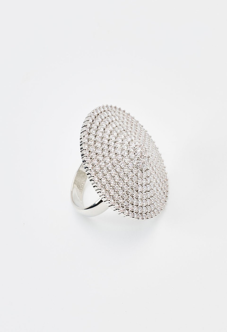 Round ring with rhinestones