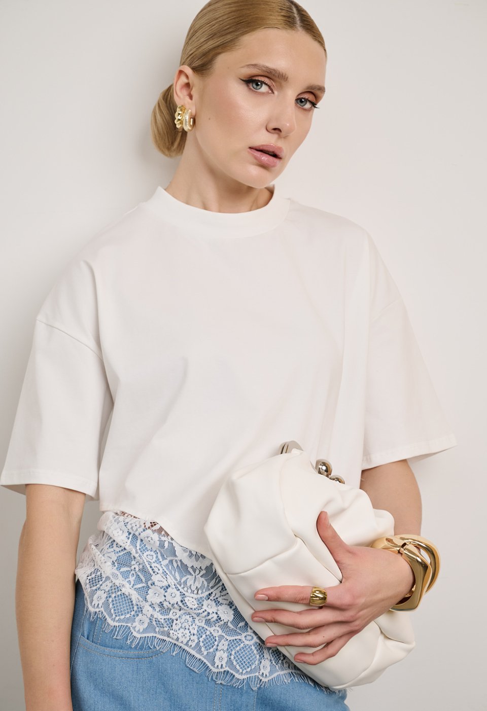 Blouse with lace trim