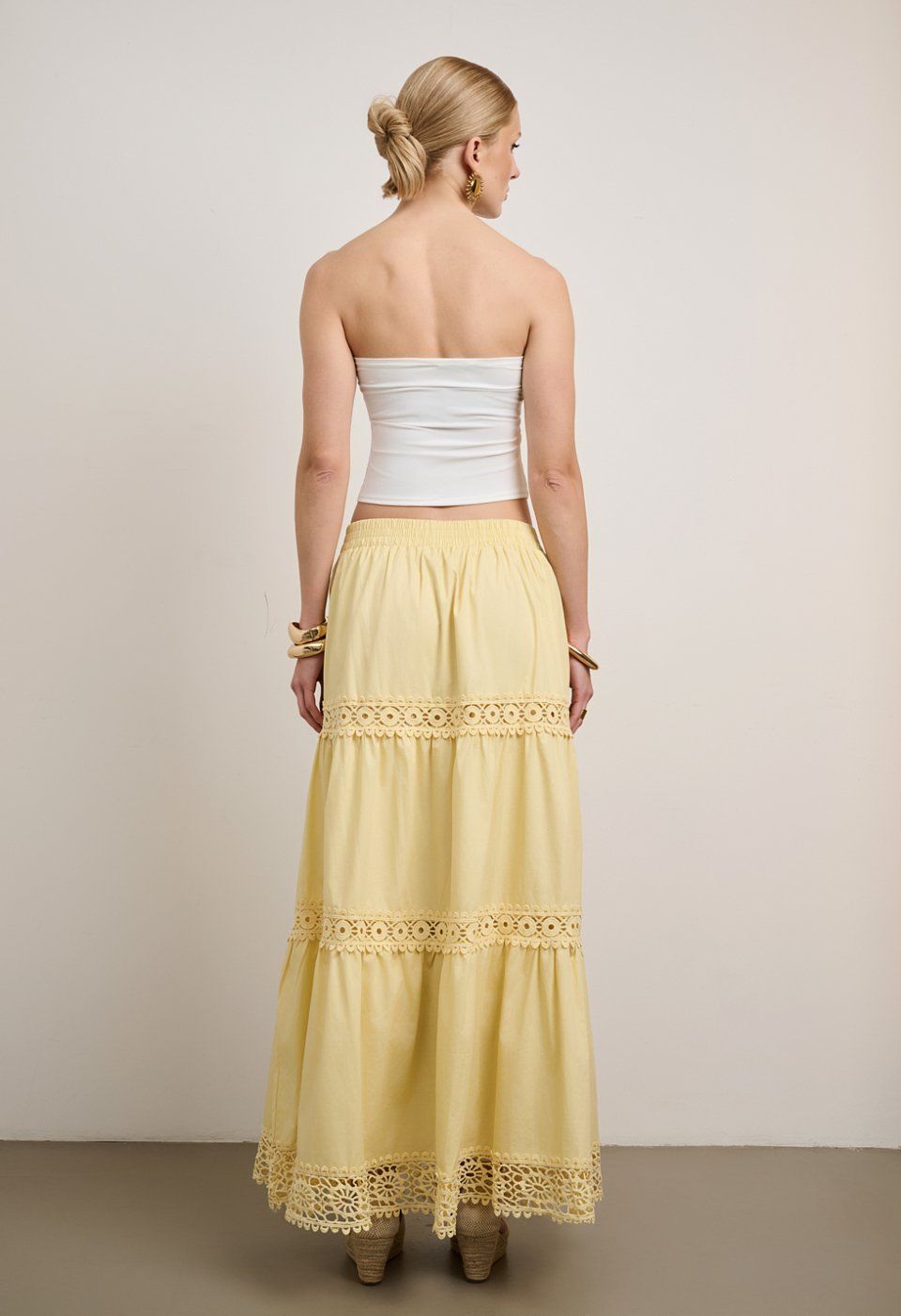 Maxi skirt with lace details
