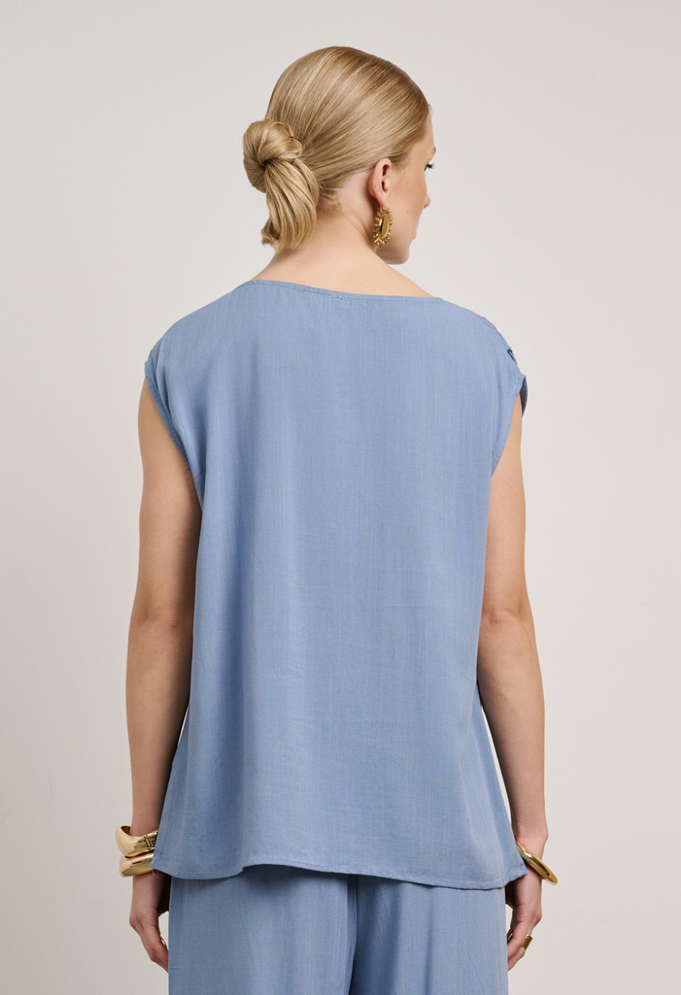 Sleeveless top set with metallic detail and wide-leg trousers