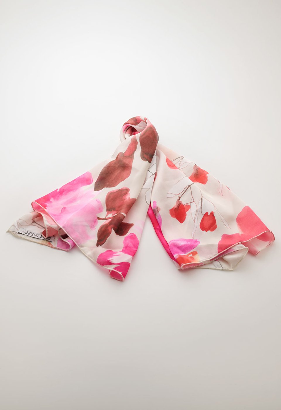 Floral print scarf in pink and red tones