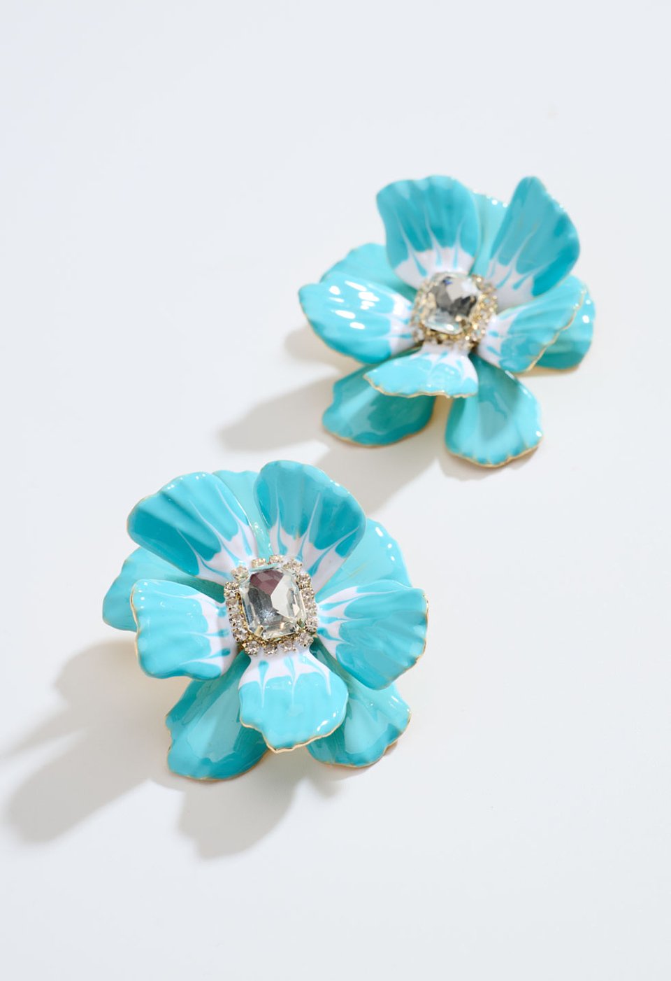 Flower earrings with stone detail
