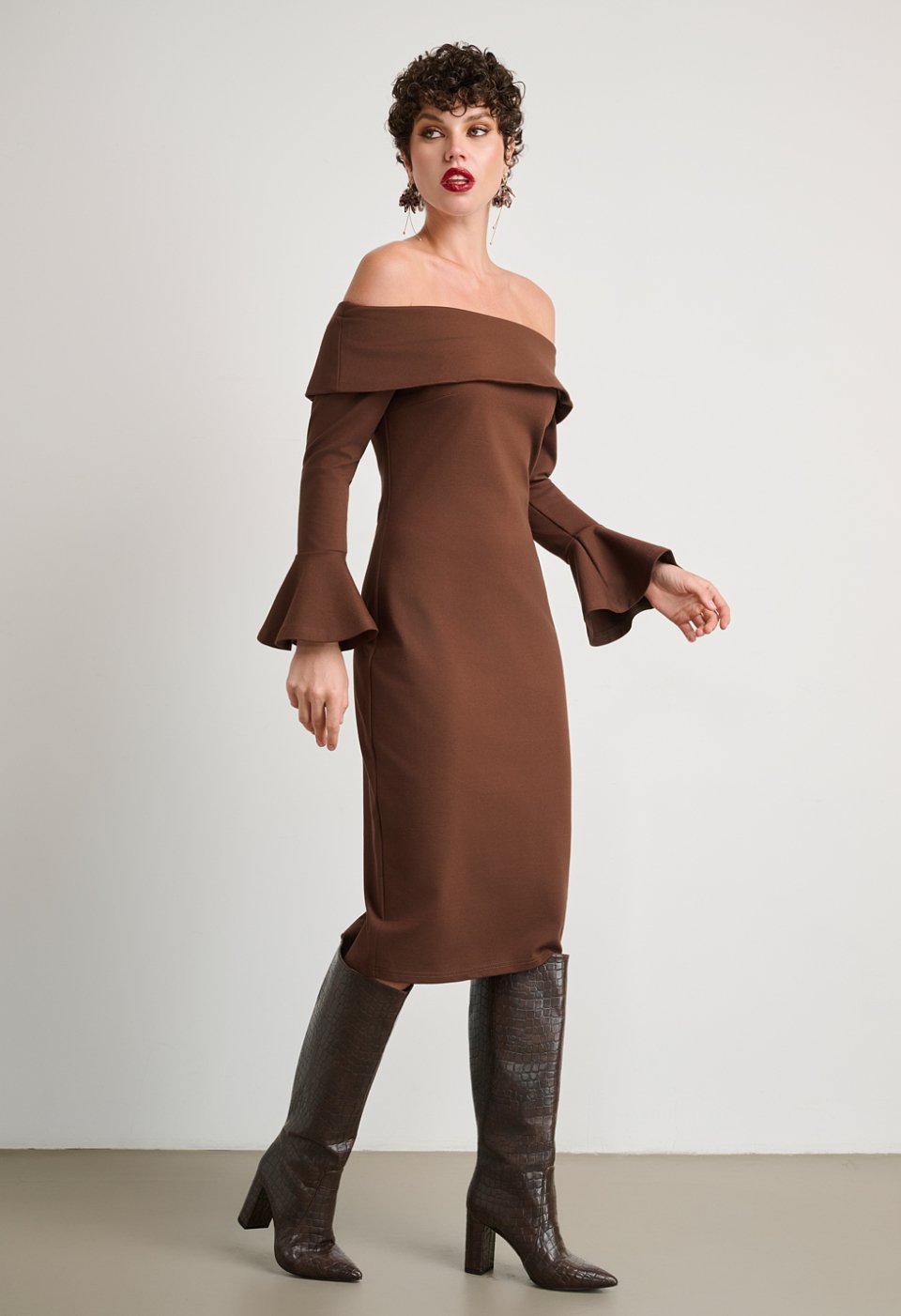 Φόρεμα midi off-shoulder