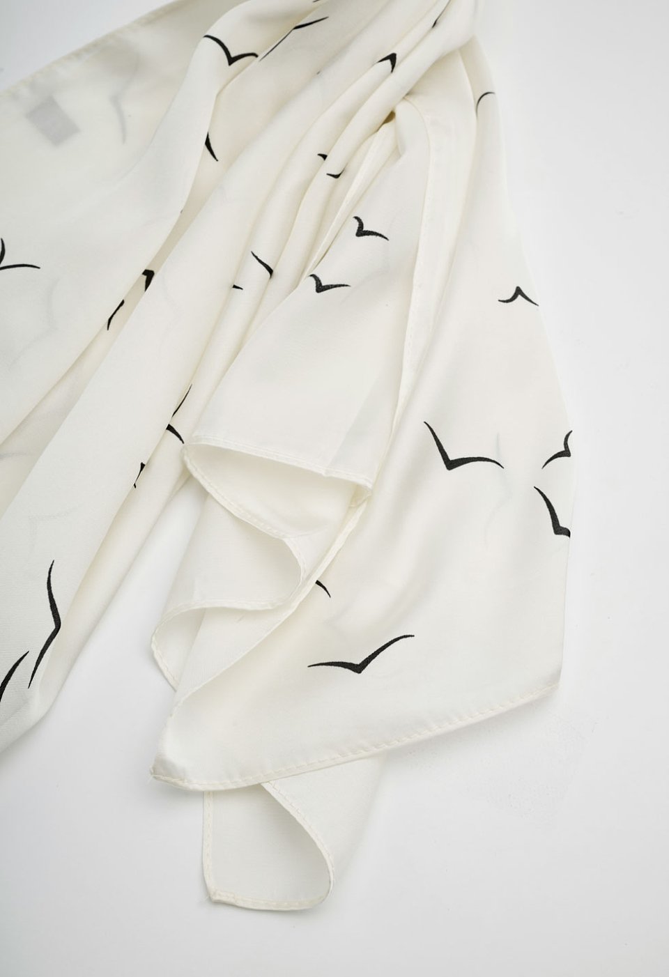 Minimal print scarf