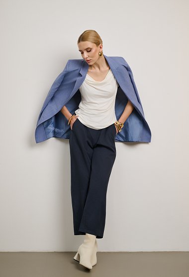 Straight-leg trousers with pockets
