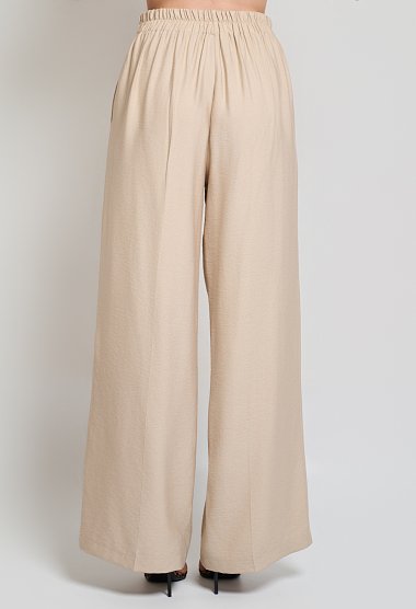 Wide-leg trousers with an elastic waistband