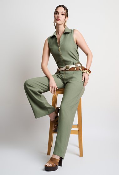 Sleeveless jumpsuit with zipper
