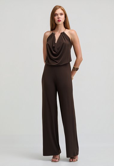 Elegant halter jumpsuit με μεταλλική λεπτομέρεια