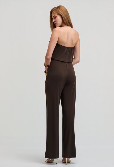 Elegant halter jumpsuit με μεταλλική λεπτομέρεια