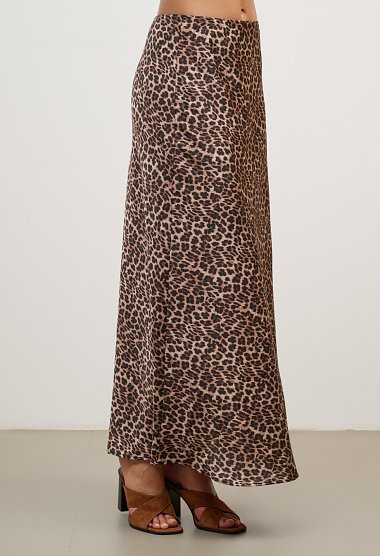 Long skirt in animal print