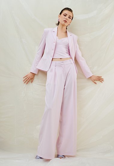High-waisted pleated pants