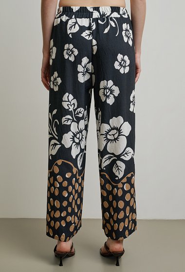 Σετ μπλούζα και παντελόνα σε floral print