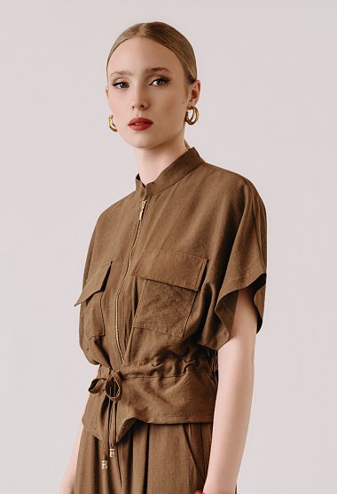Set with a zip-up jacket and cargo trousers