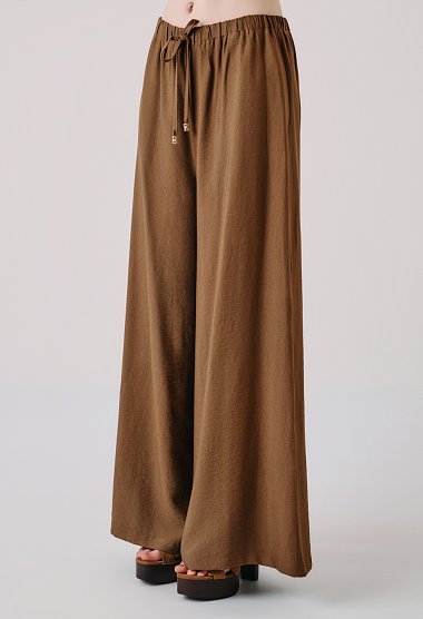 Set with a button-up blouse and trousers with an elastic waistband