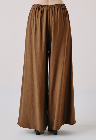 Set with a button-up blouse and trousers with an elastic waistband