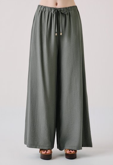 Set with a button-up blouse and trousers with an elastic waistband