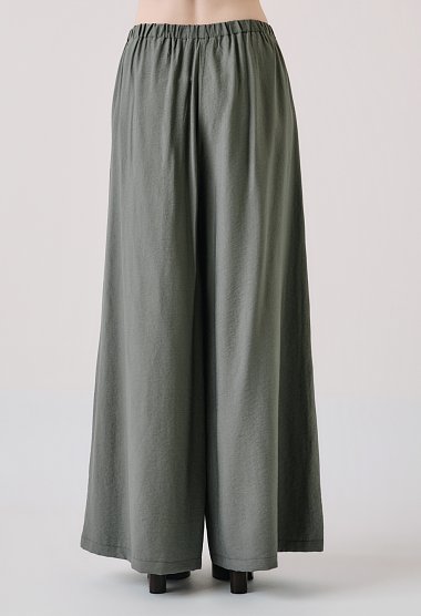 Set with a button-up blouse and trousers with an elastic waistband