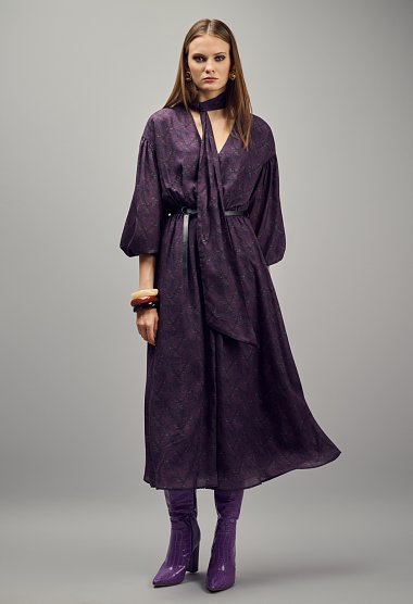 Long printed dress with belt