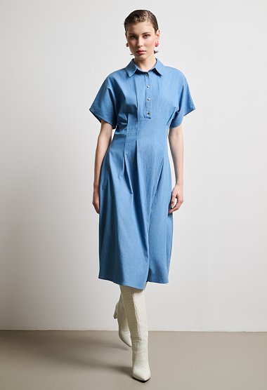 Midi dress with short sleeves and A-line silhouette